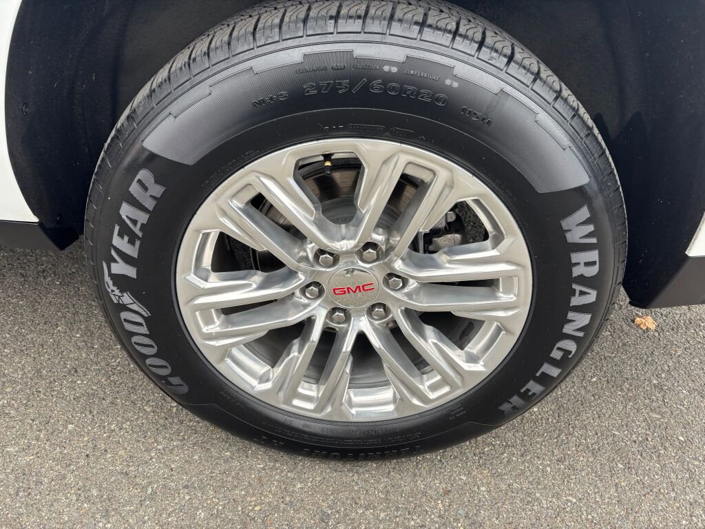 Certified 2024 GMC Yukon XL SLE image 9