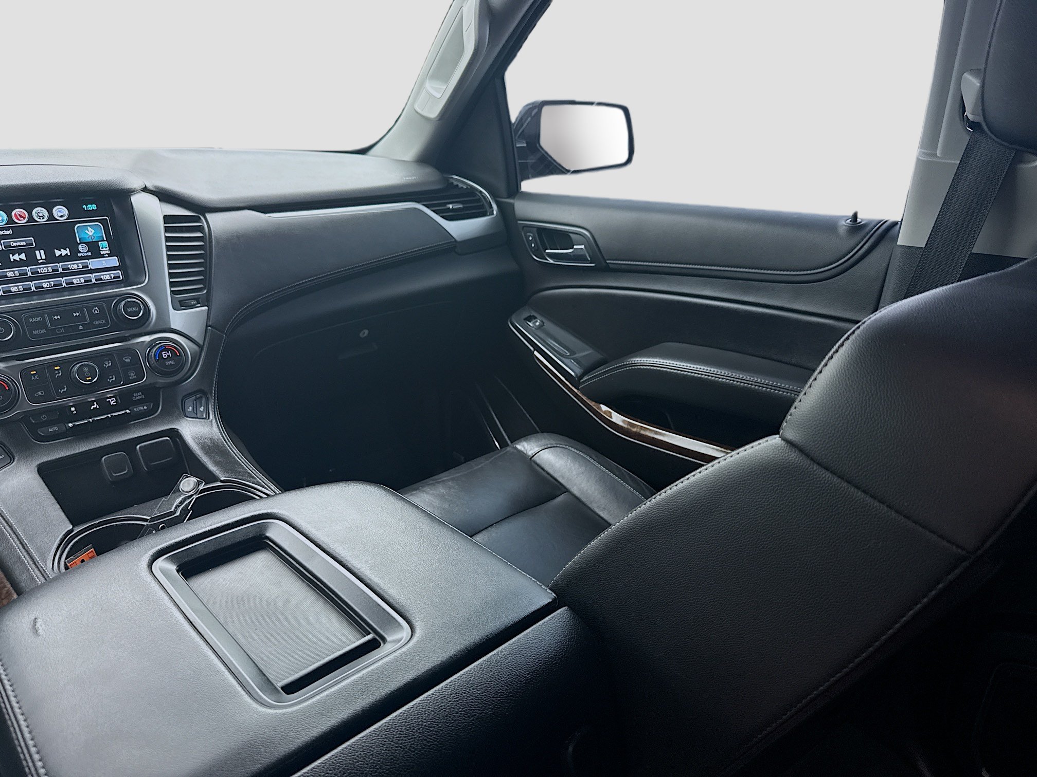 Used 2020 Chevrolet Suburban LT w/ Luxury Package RWD image 21