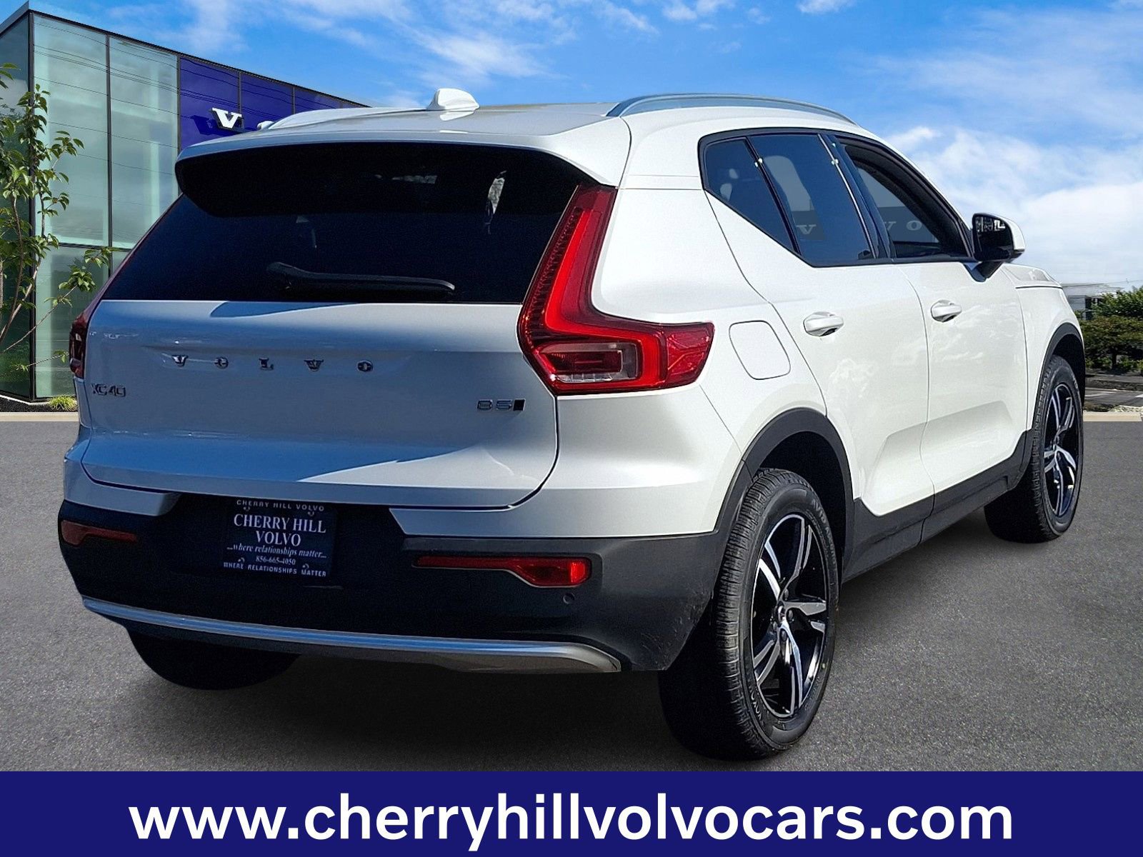Certified 2023 Volvo XC40 B5 Core w/ Climate Package image 7