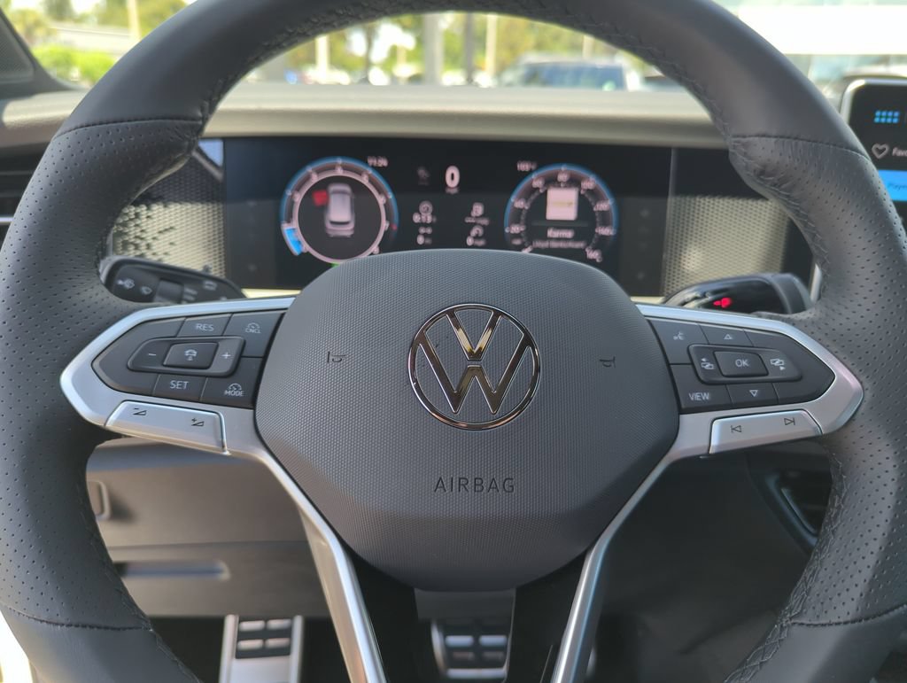 New 2026 Volkswagen Tiguan SE R-Line FWD image 43