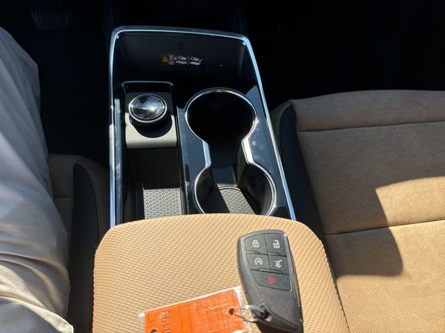 New 2025 Chevrolet Equinox ACTIV w/ Safety and Technology Package image 17