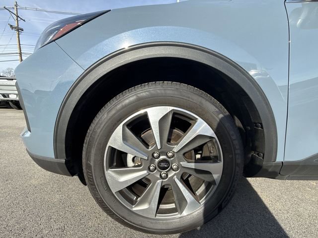 Used 2024 Ford Escape Platinum image 10