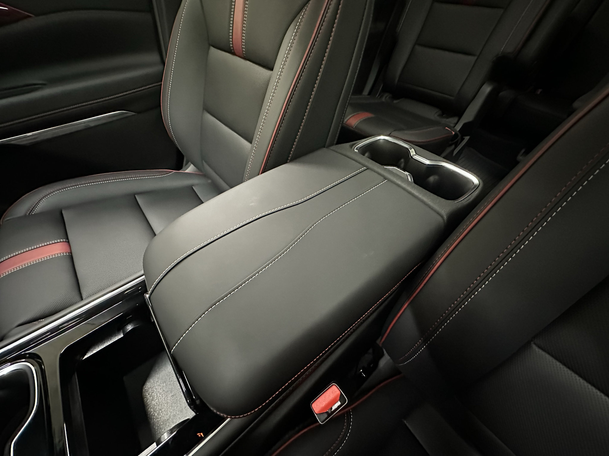 New 2027 Chevrolet Traverse RS w/ LPO, Floor Liner Package AWD/4WD image 40
