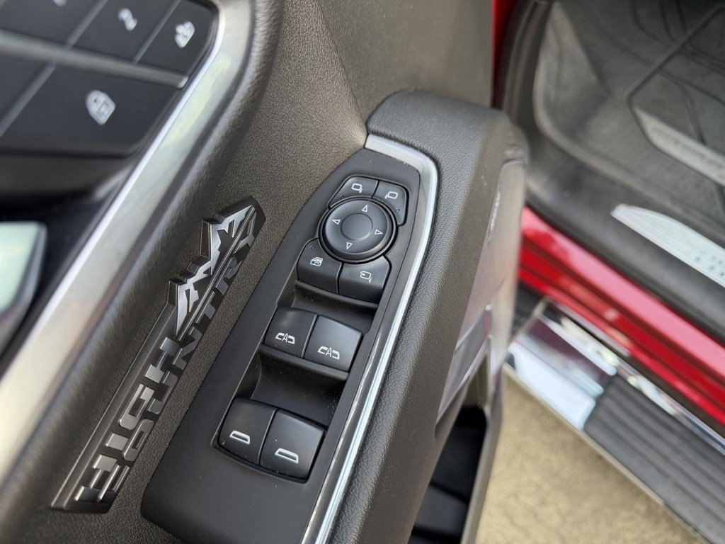 Used 2025 Chevrolet Silverado 1500 High Country w/ Technology Package image 13