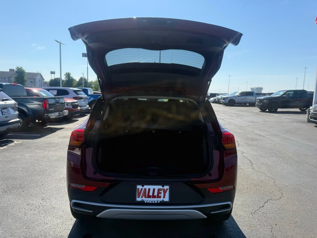 Used 2023 Buick Encore GX Preferred w/ Cold Weather Comfort Package FWD image 41
