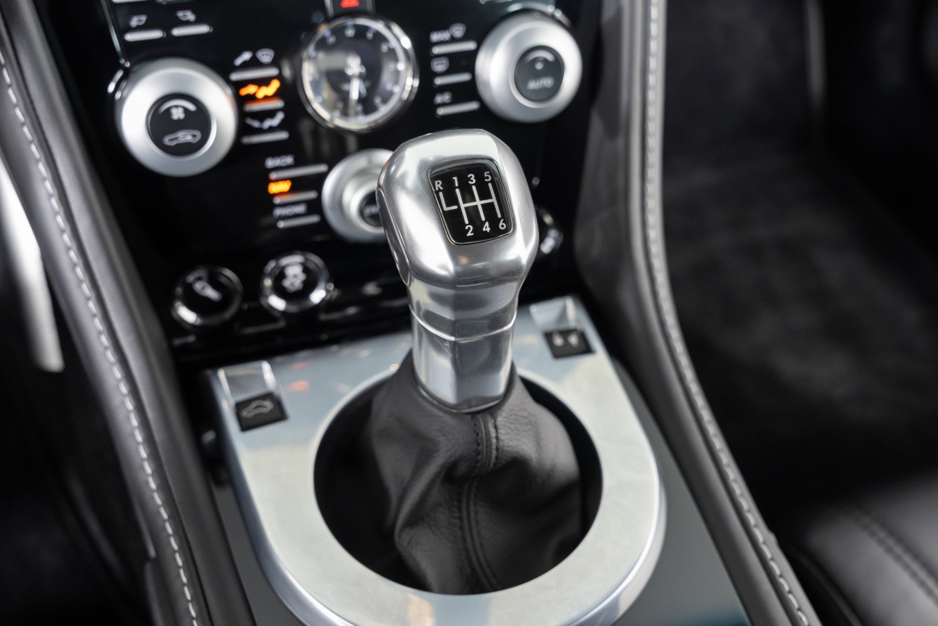 Used 2011 Aston Martin DBS Coupe RWD image 19