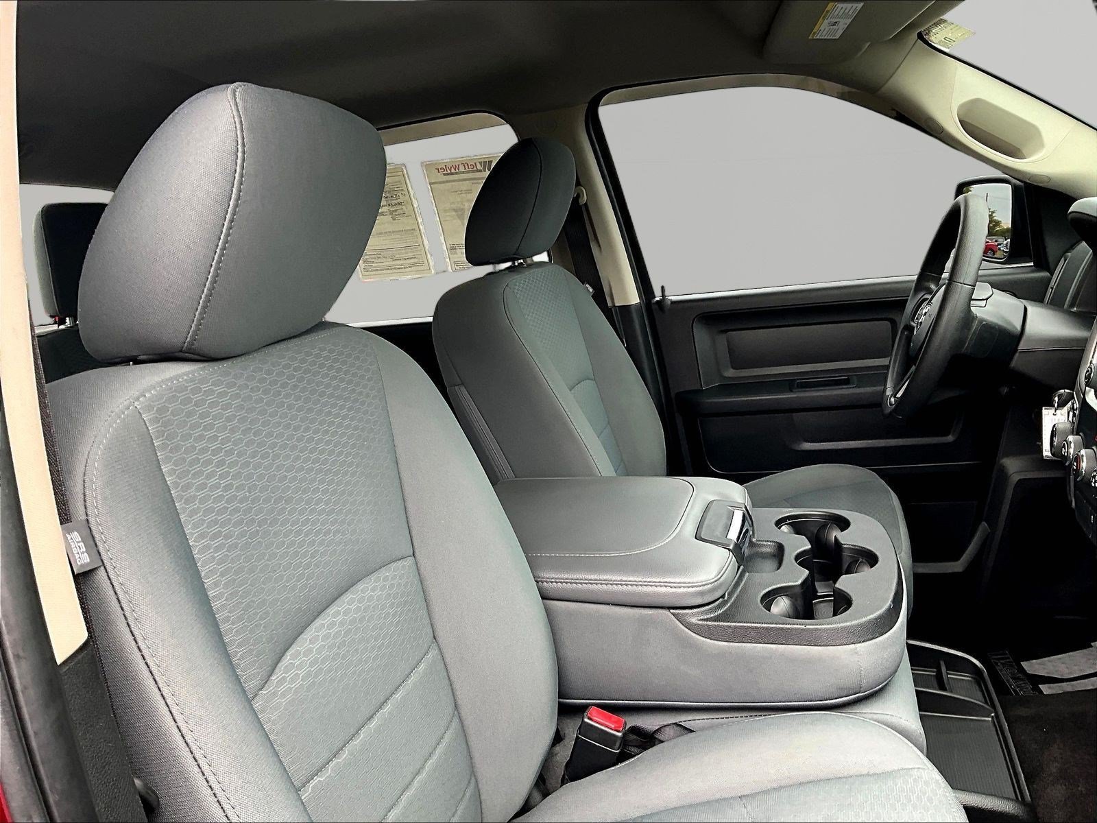 Used 2017 RAM 1500 Express RWD image 30