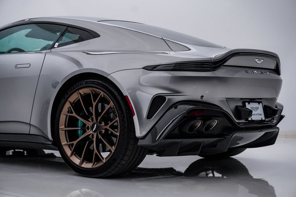 Used 2025 Aston Martin V8 Vantage Coupe RWD image 11
