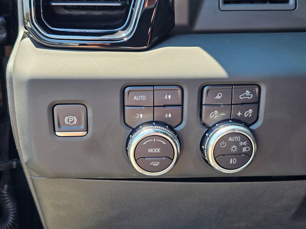 Used 2025 GMC Sierra 1500 AT4 w/ AT4 Preferred Package AWD/4WD image 25