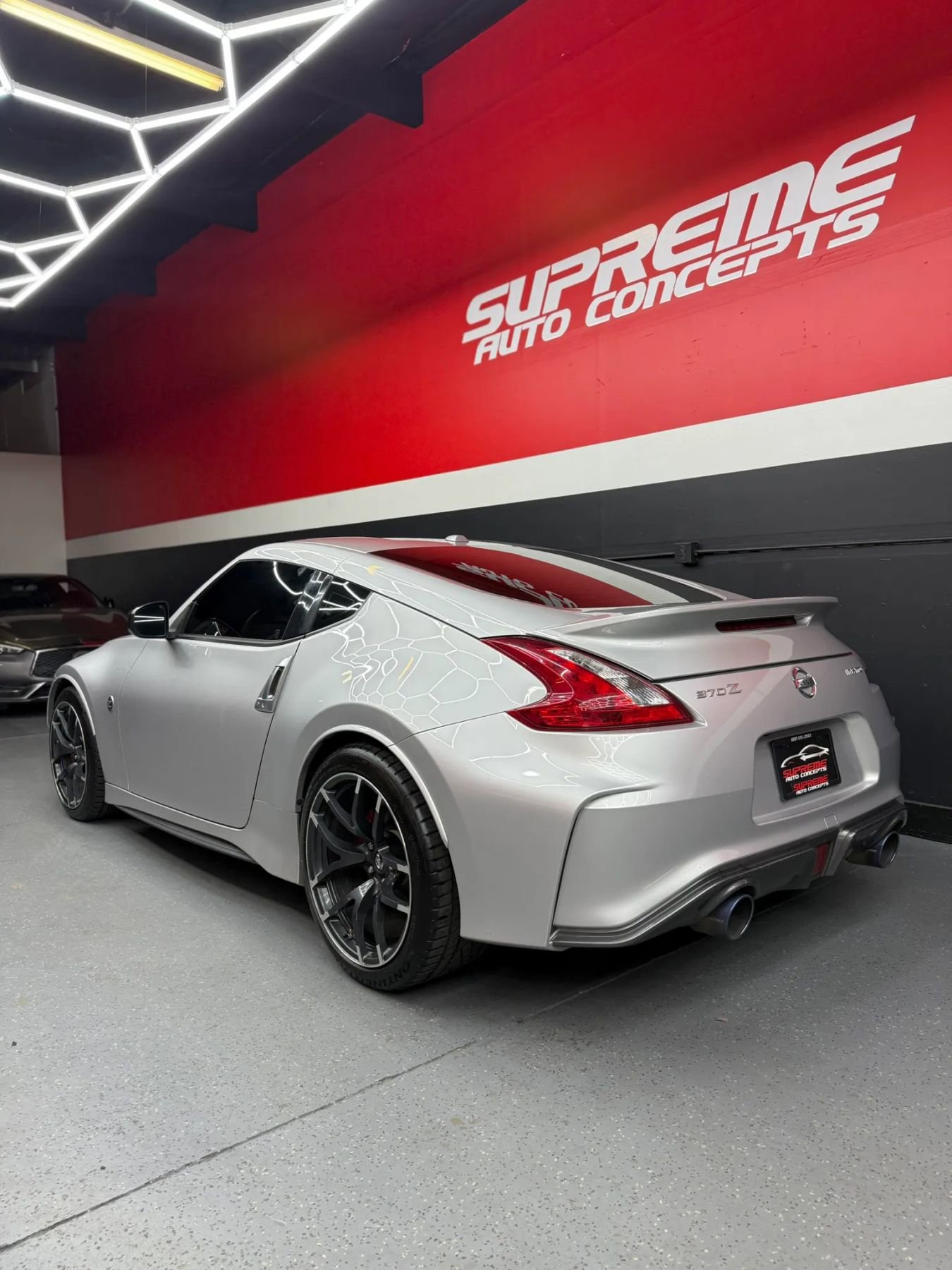 Used 2017 Nissan 370Z NISMO RWD image 4