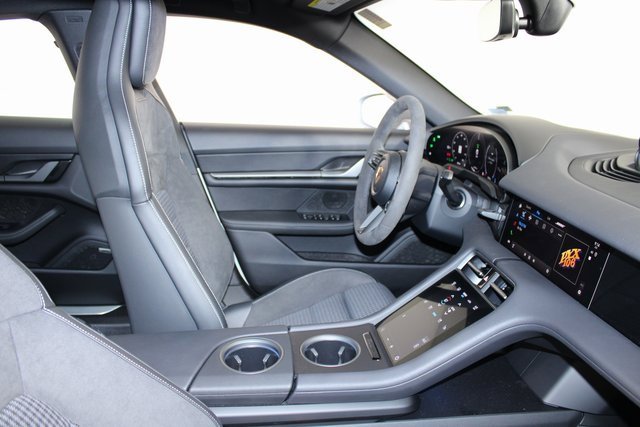 New 2025 Porsche Taycan image 28