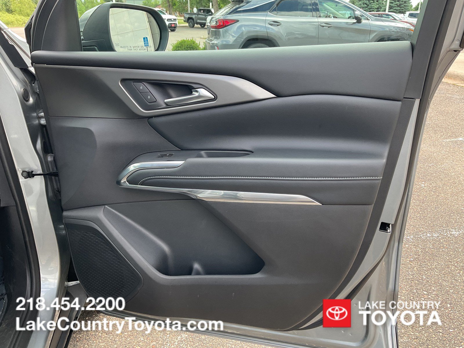 Used 2026 Chevrolet Traverse LT AWD/4WD image 12