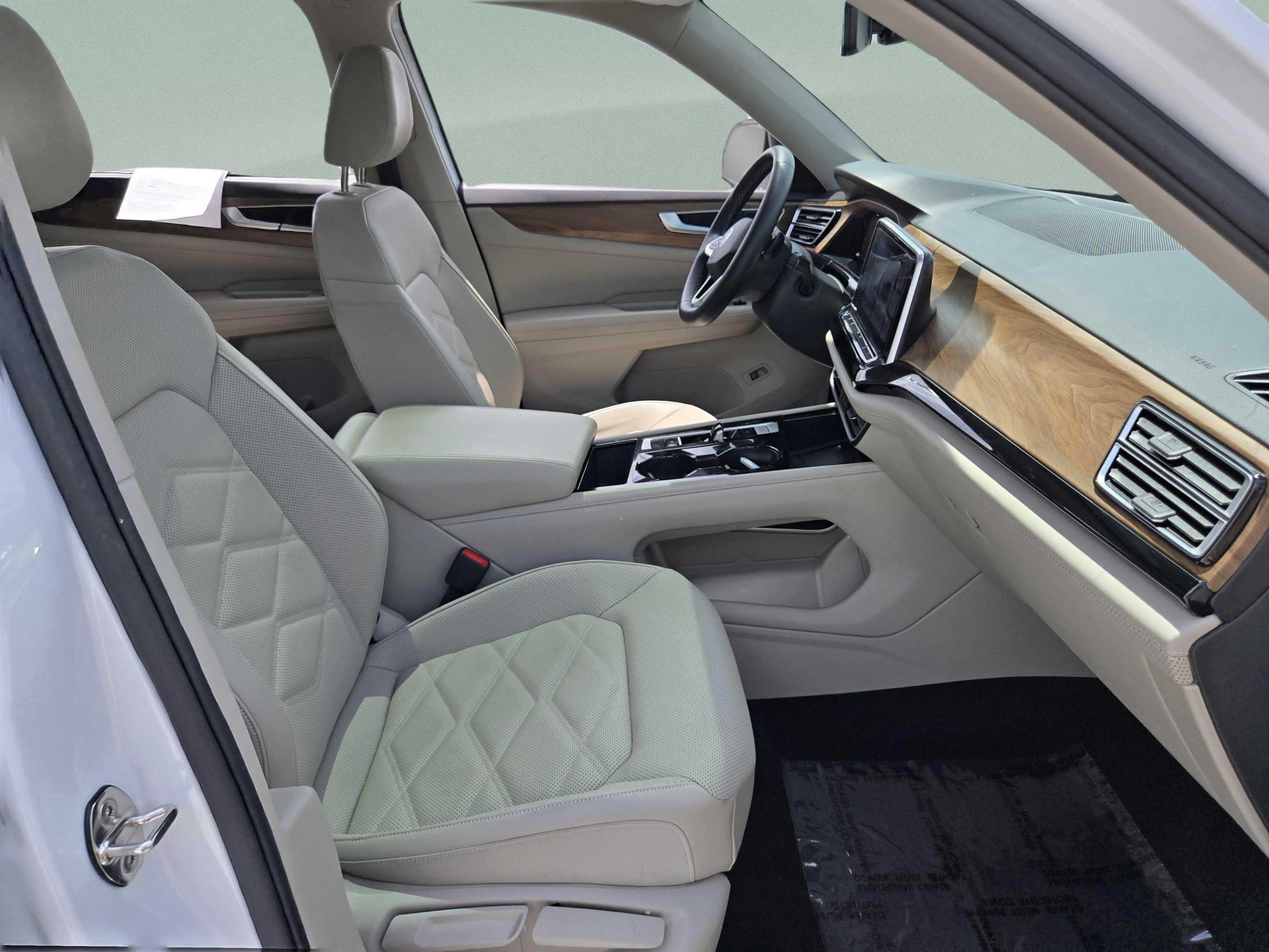 Used 2024 Volkswagen Atlas SE w/ Panoramic Sunroof Package AWD/4WD image 31