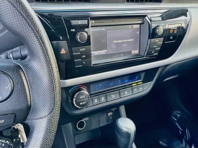Used 2015 Toyota Corolla LE FWD image 25