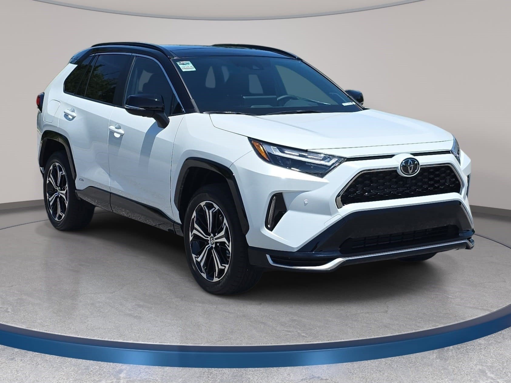 Used 2025 Toyota RAV4 XSE w/ Premium Package AWD/4WD image 3
