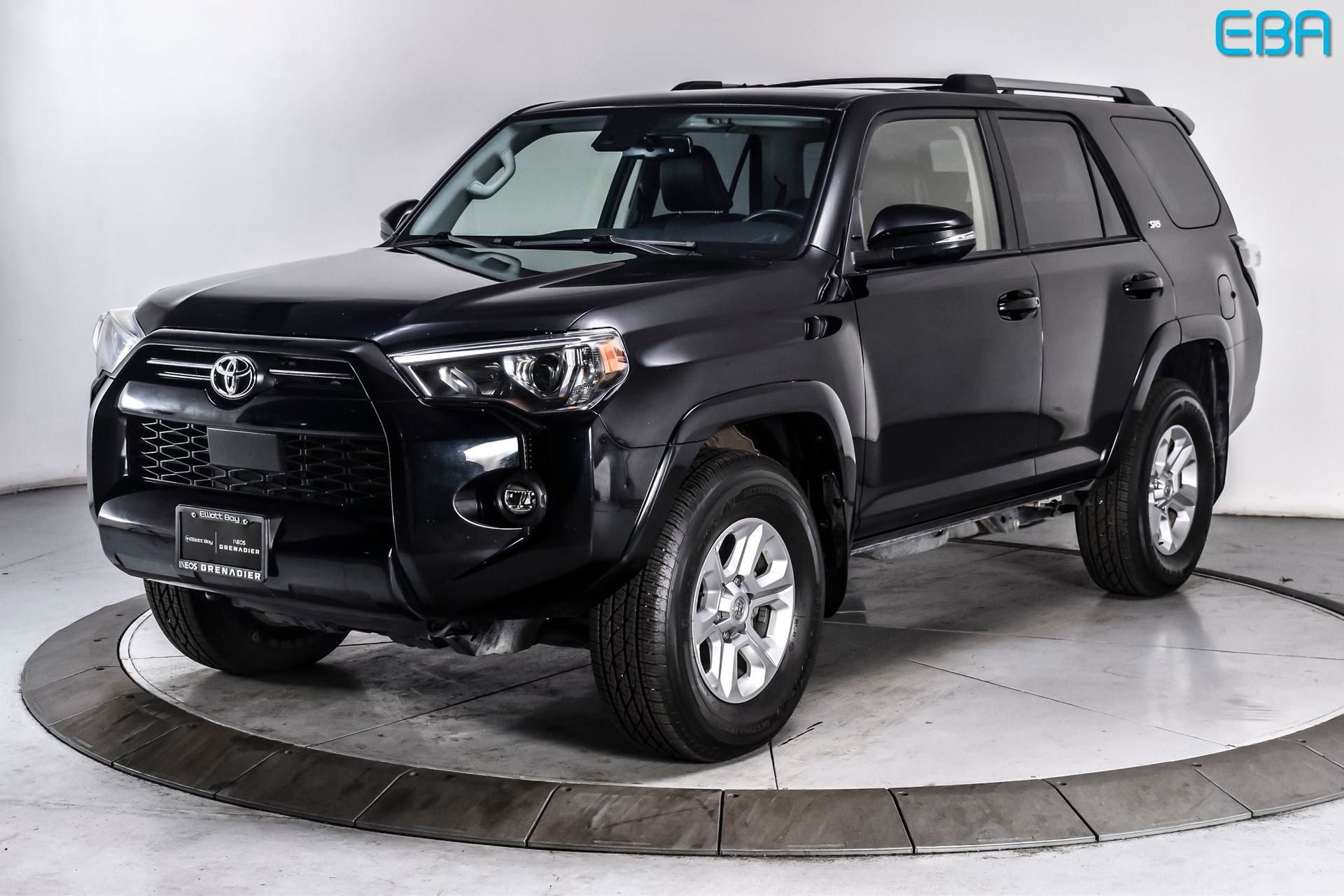 Used 2024 Toyota 4Runner SR5 Premium w/ Moonroof Package AWD/4WD image 2