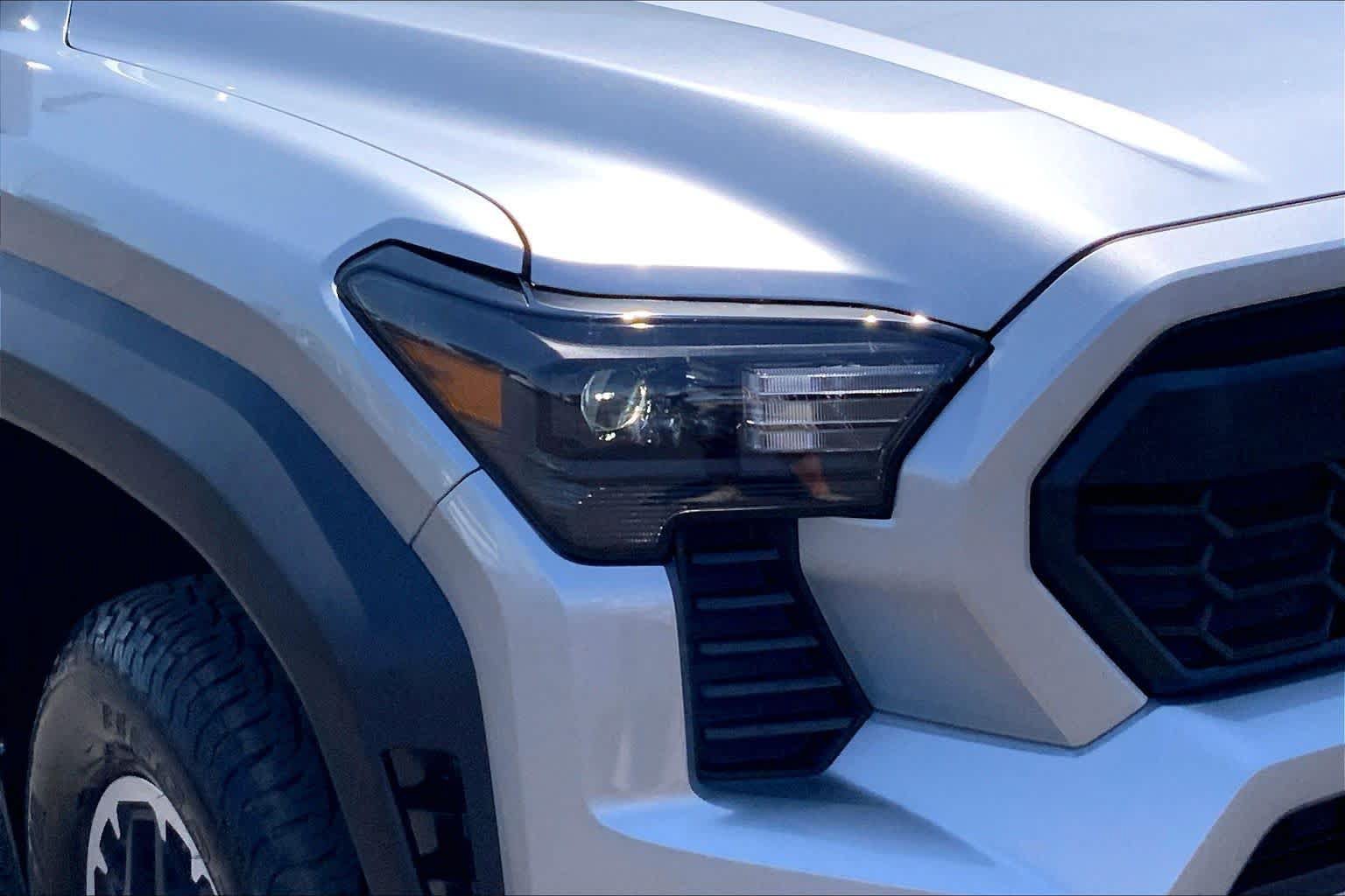 Used 2024 Toyota Tacoma TRD Off-Road AWD/4WD image 28