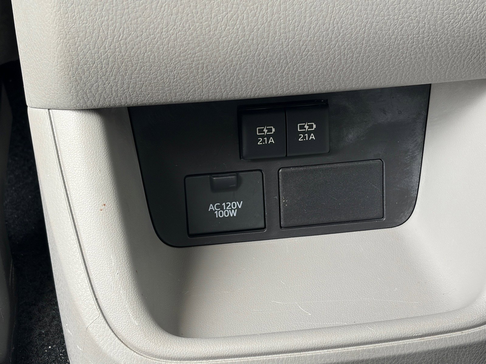 Used 2019 Toyota Highlander Limited image 15