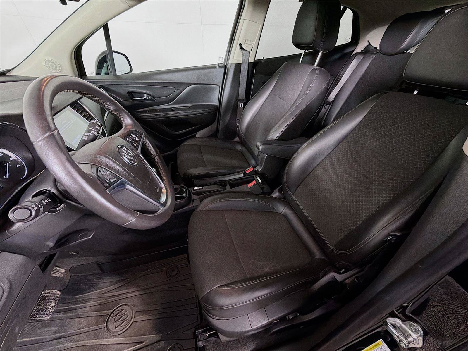 Used 2020 Buick Encore Preferred AWD/4WD image 2