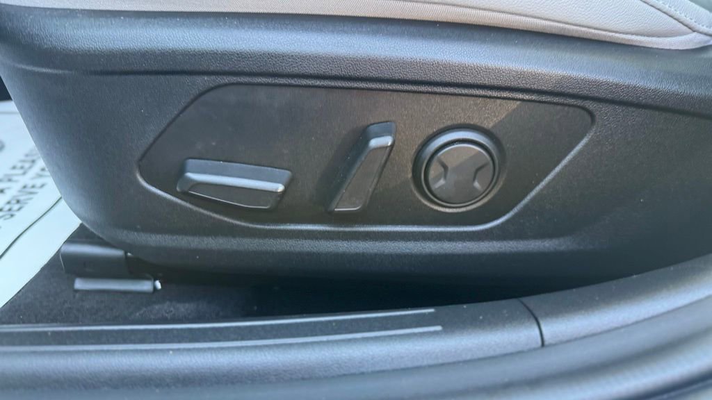 Certified 2024 Hyundai Elantra Limited FWD image 19