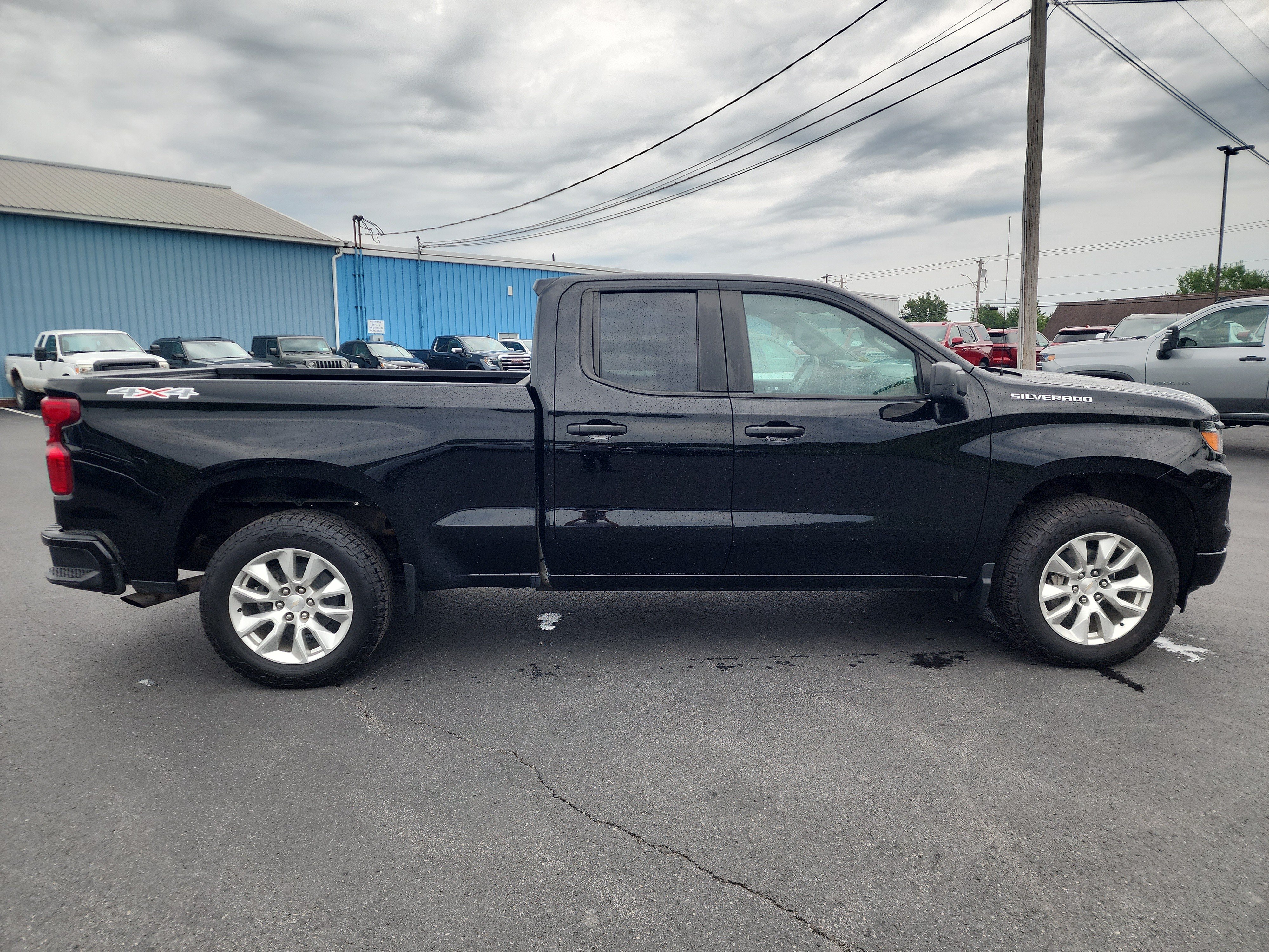 Certified 2023 Chevrolet Silverado 1500 Custom AWD/4WD image 9
