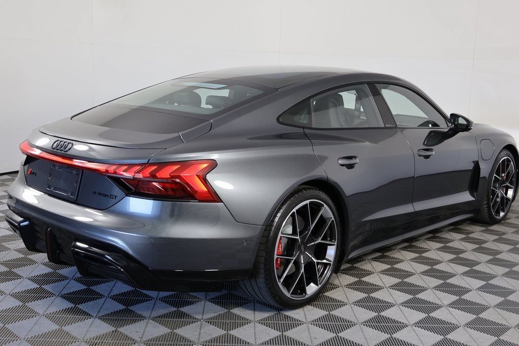 New 2026 Audi RS e-tron GT performance AWD/4WD image 2
