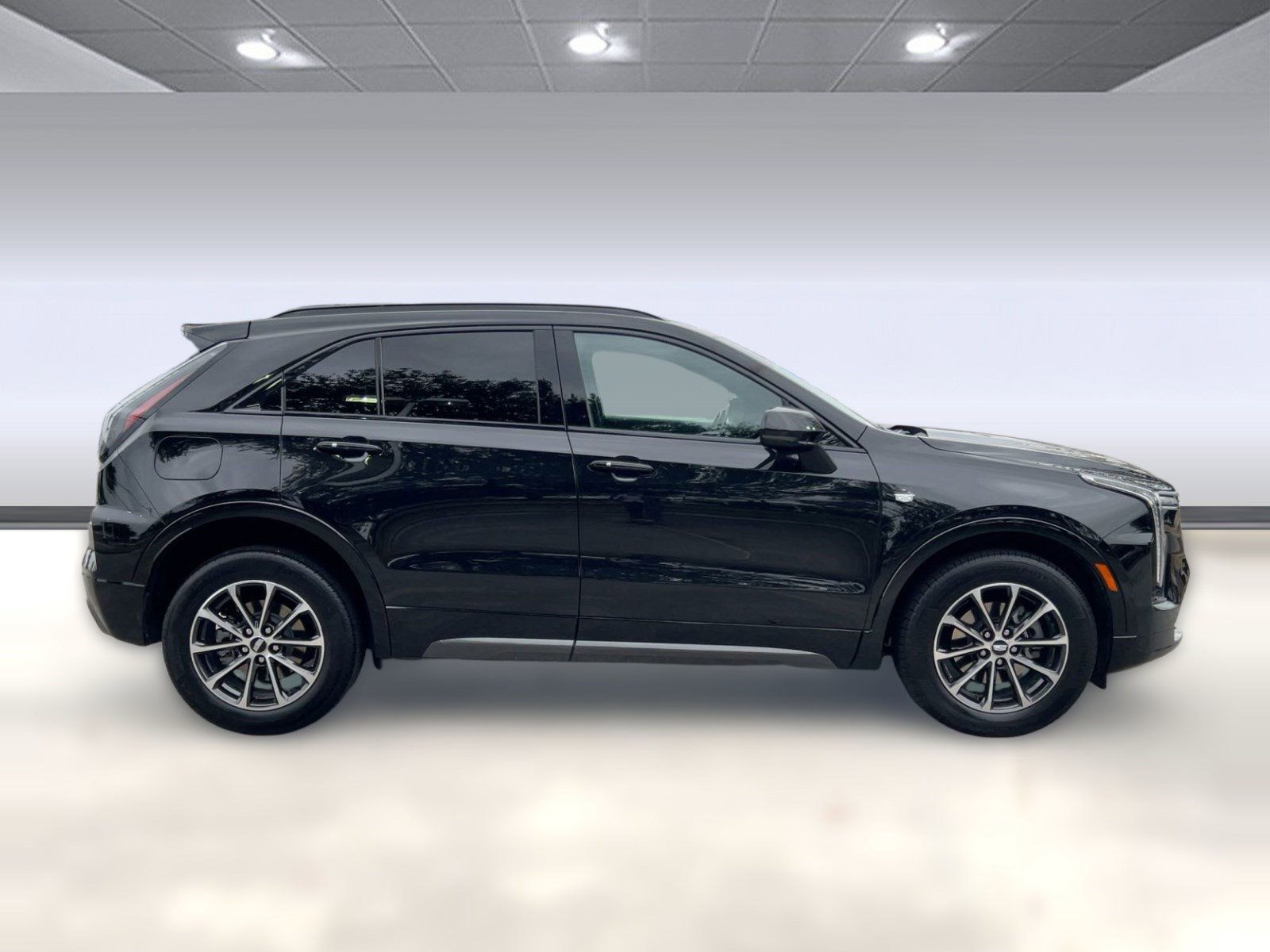 Used 2024 Cadillac XT4 Sport w/ Cold Weather Package image 8