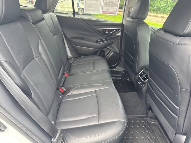 Used 2025 Subaru Outback Limited AWD/4WD image 33