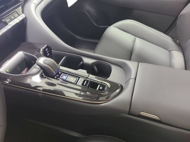 New 2026 Toyota Crown Platinum AWD/4WD image 30