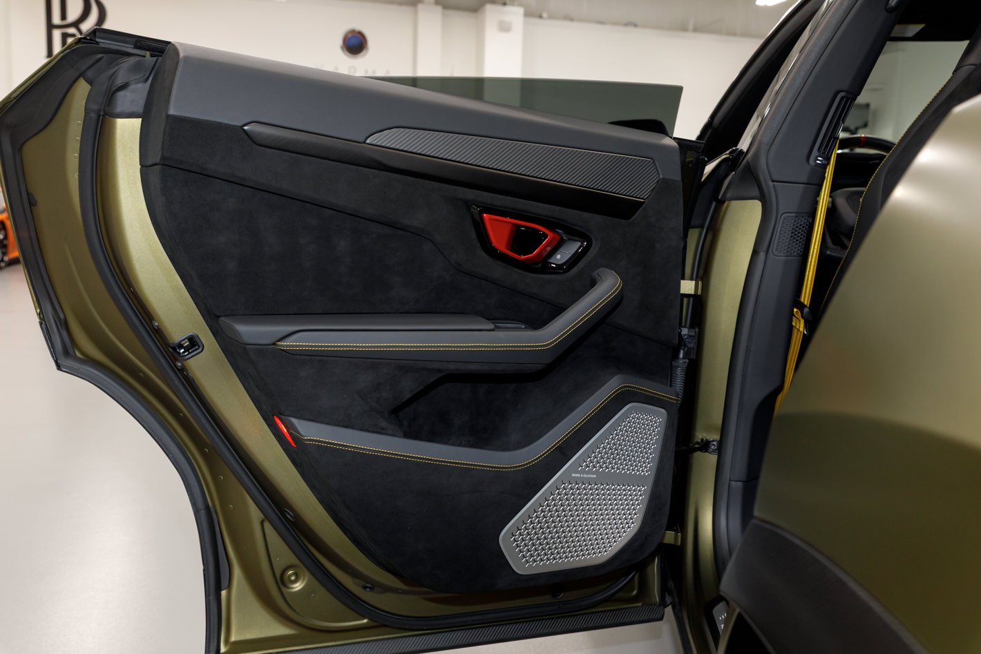 Used 2024 Lamborghini Urus Performante AWD/4WD image 61