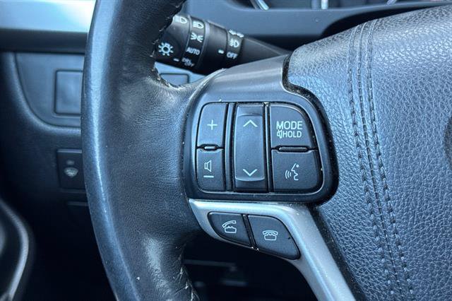 Used 2015 Toyota Highlander XLE AWD/4WD image 28