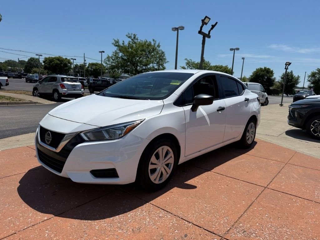 Used 2021 Nissan Versa S FWD image 3