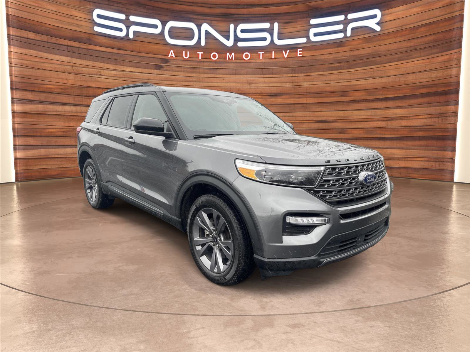 Used 2023 Ford Explorer XLT w/ Equipment Group 202A image 9