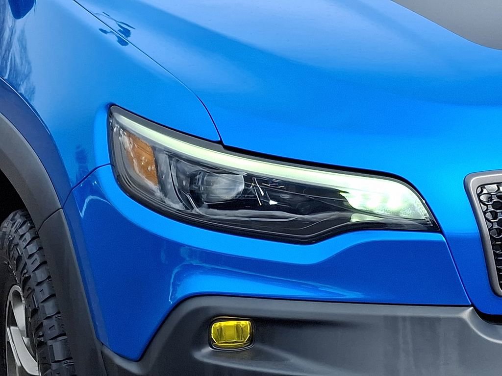 Used 2020 Jeep Cherokee Trailhawk w/ Cold Weather Group image 10