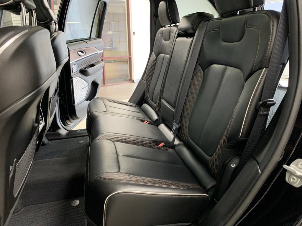 Certified 2023 Jeep Grand Cherokee Summit w/ Advanced Protech Group IV AWD/4WD image 16
