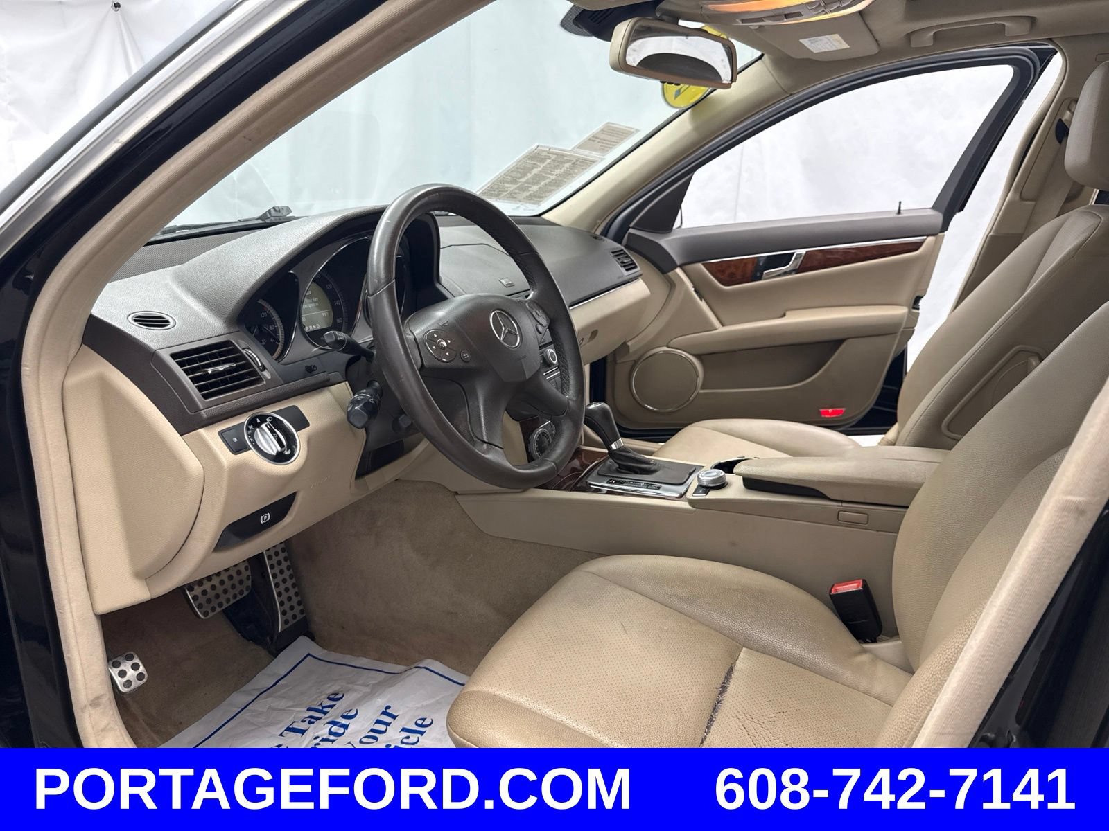 Used 2011 Mercedes-Benz C 300 4MATIC Sedan image 9