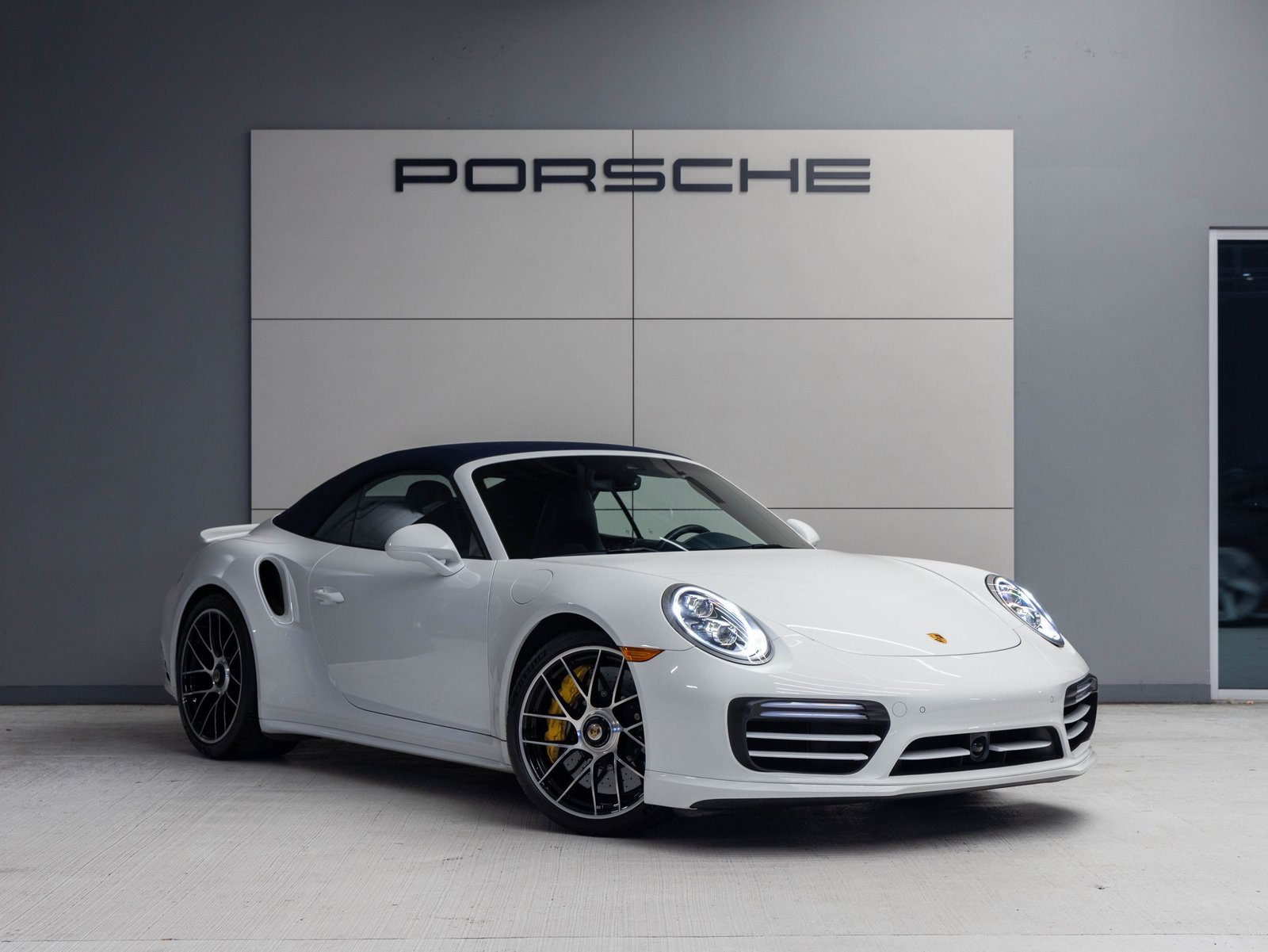 Used 2019 Porsche 911 Turbo S image 11