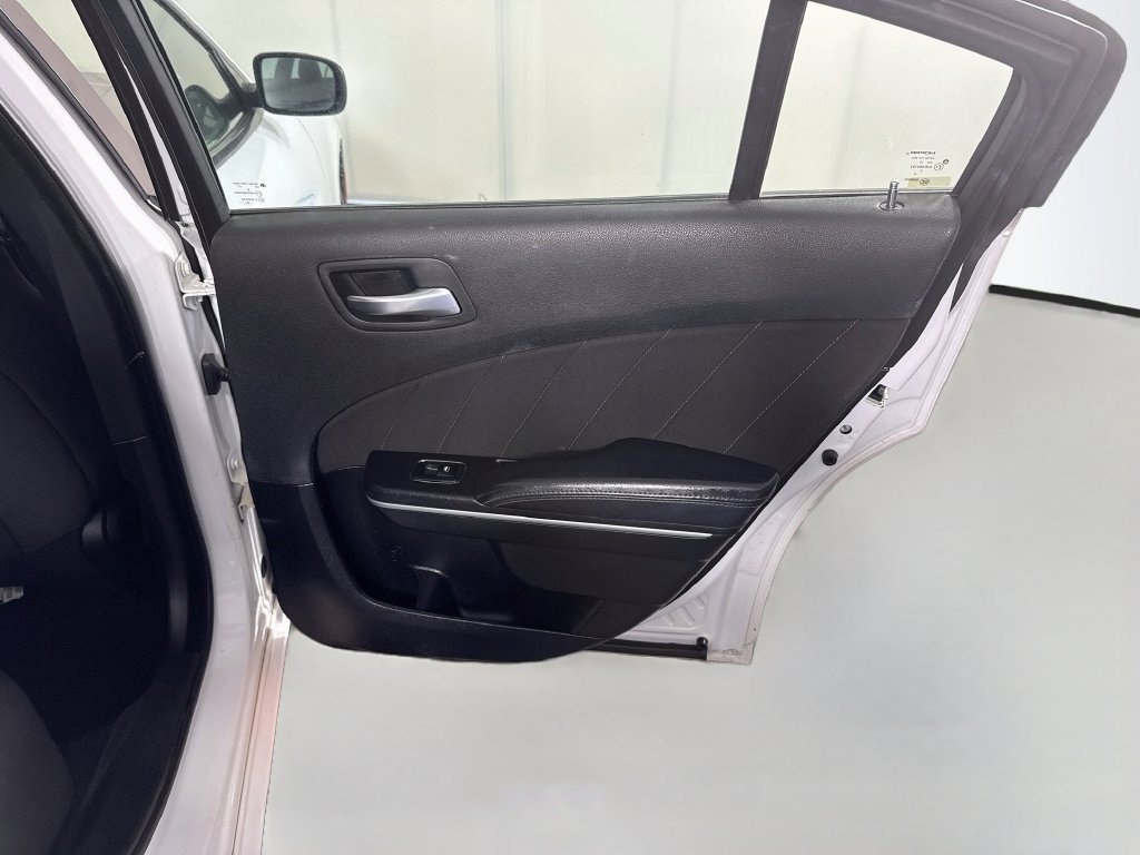 Used 2022 Dodge Charger SXT RWD image 25