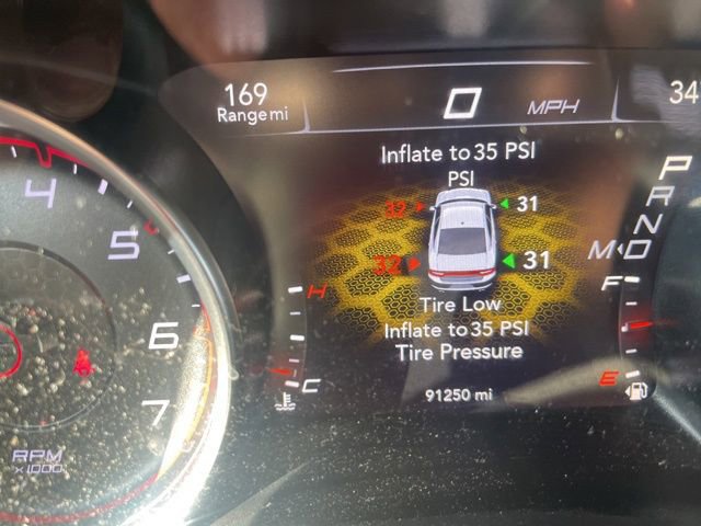 Used 2019 Dodge Charger SXT image 4