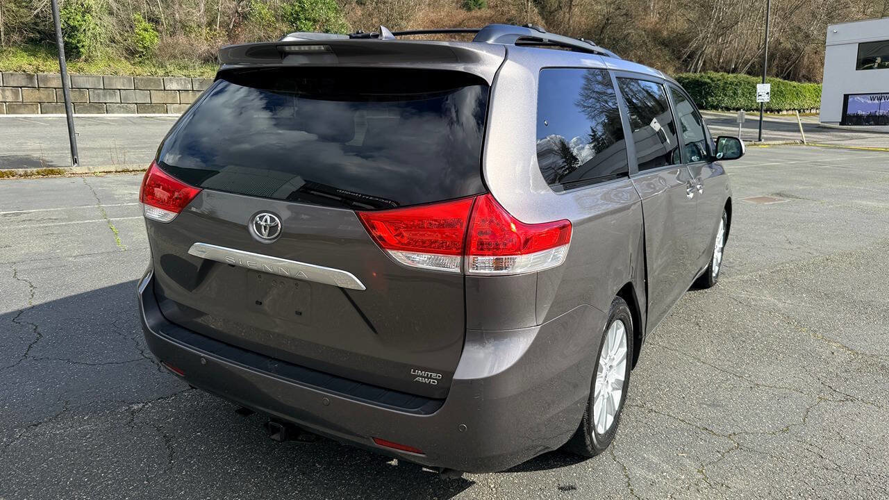 Used 2012 Toyota Sienna Limited w/ Premium Pkg image 8