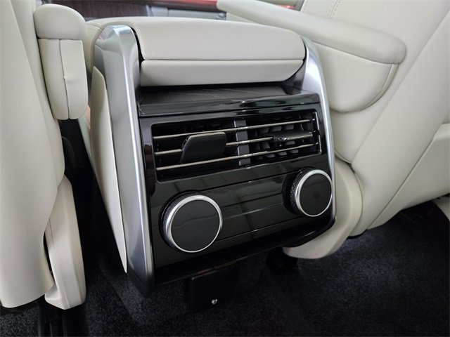 New 2026 Land Rover Range Rover SE image 13
