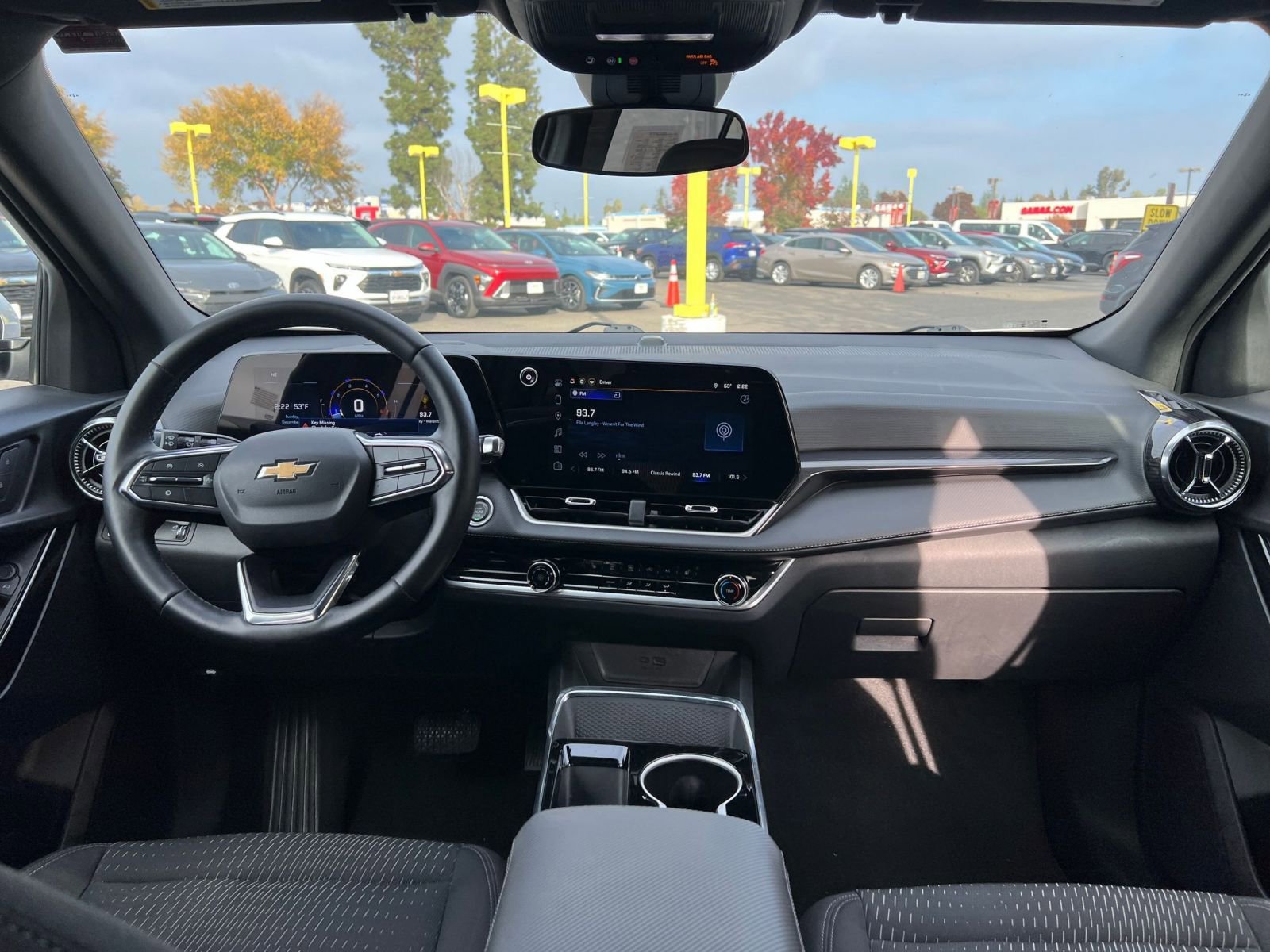 Used 2025 Chevrolet Equinox LT image 32