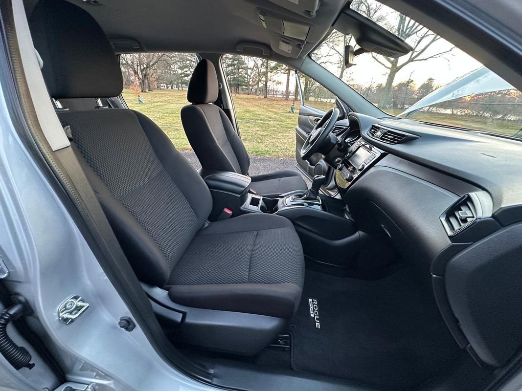 Used 2022 Nissan Rogue Sport S image 12