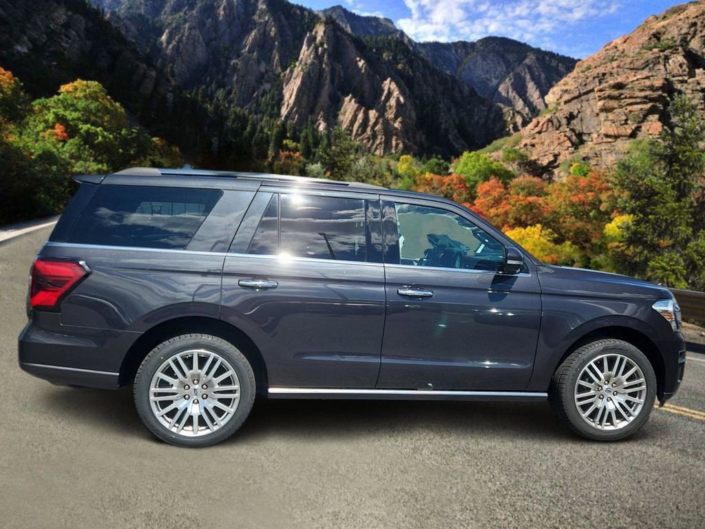 Used 2024 Ford Expedition Limited AWD/4WD image 2