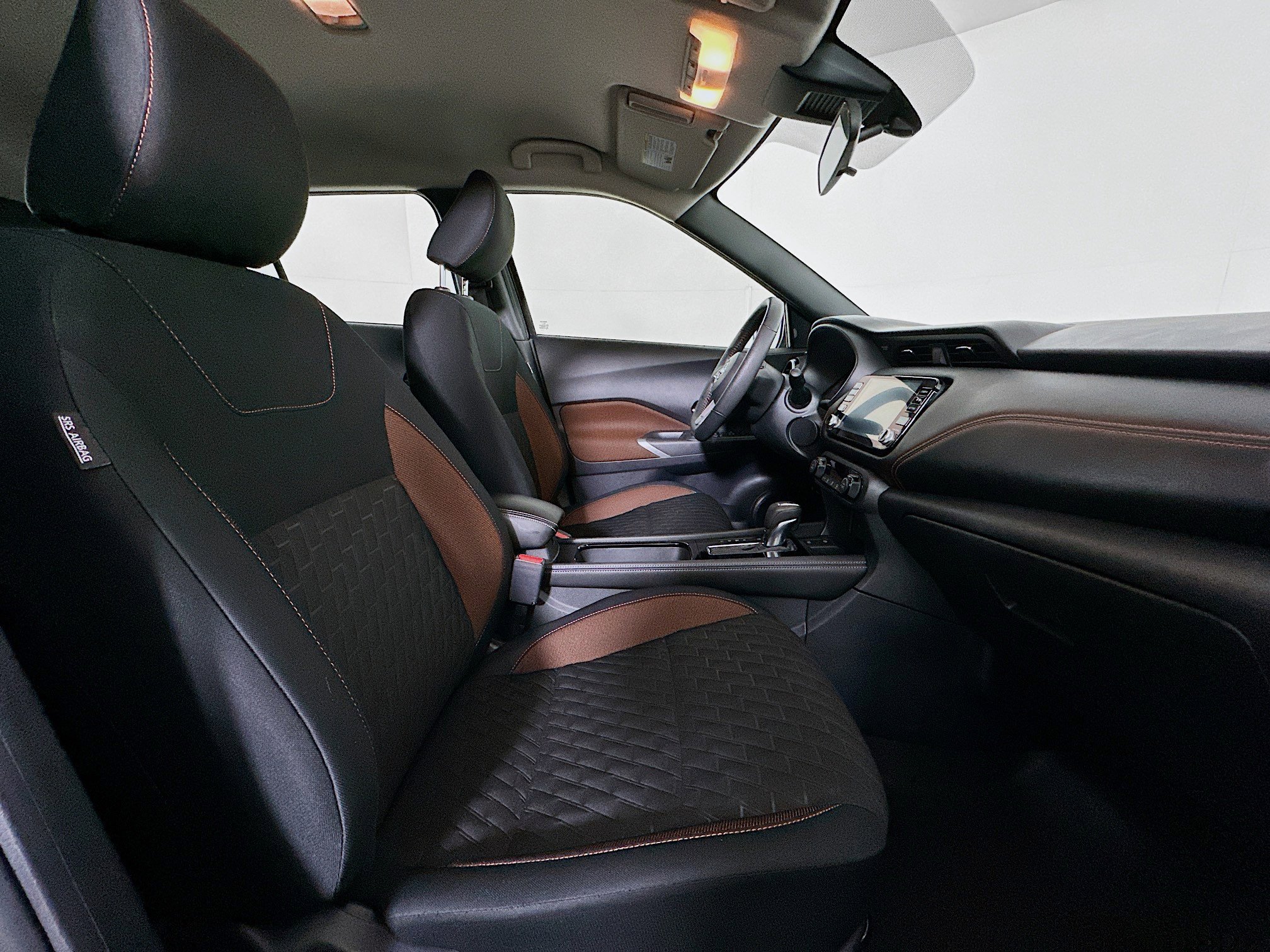 Used 2023 Nissan Kicks SR image 28