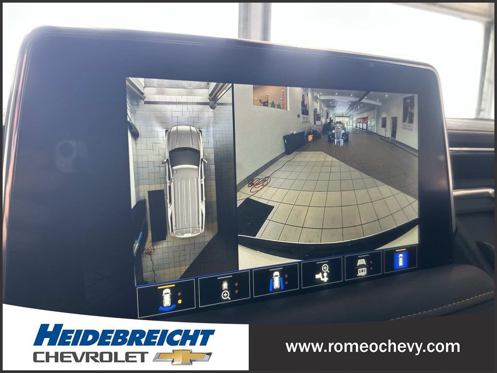 Used 2024 GMC Yukon AT4 w/ Technology Package AWD/4WD image 23