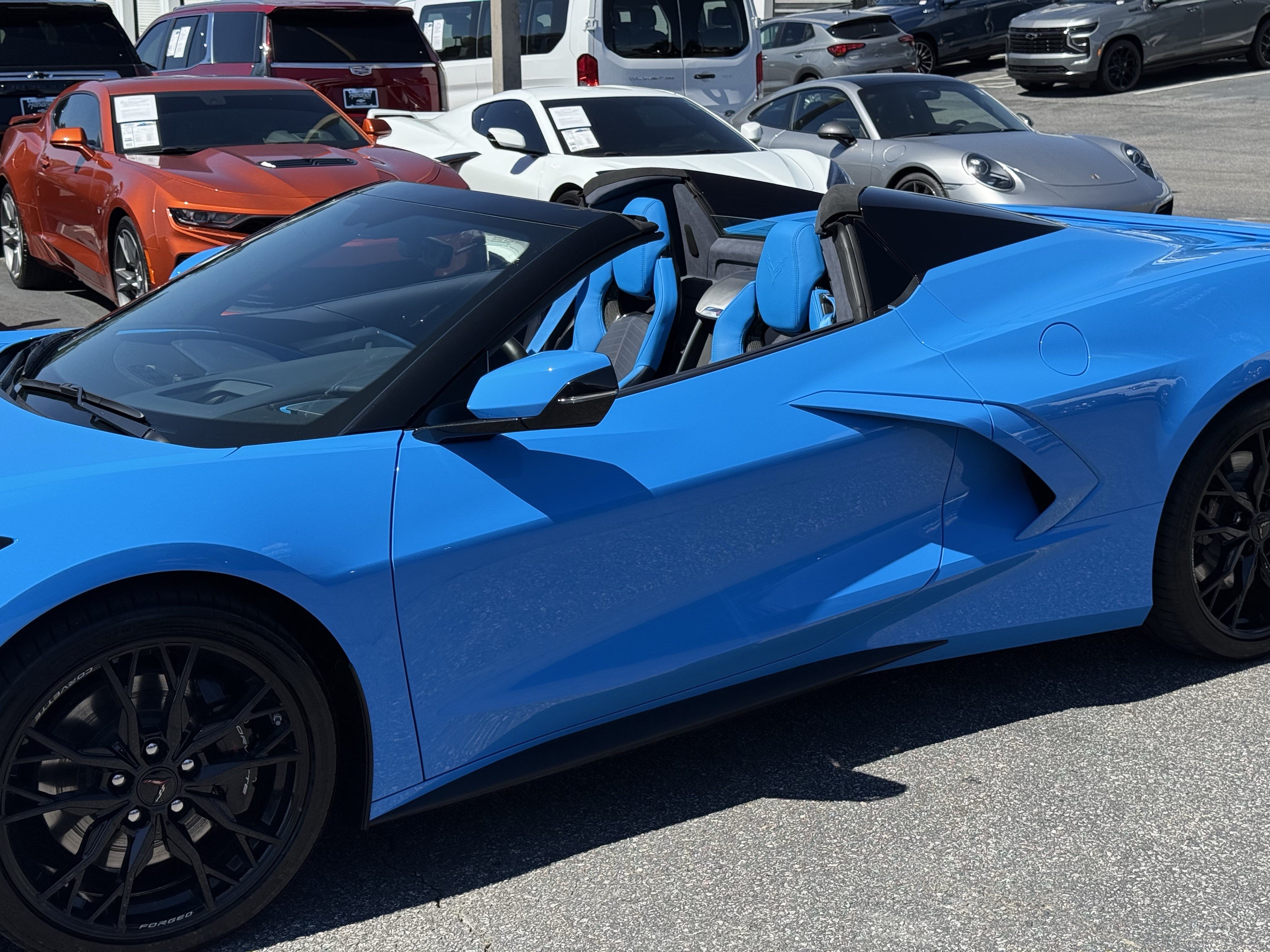Used 2023 Chevrolet Corvette Stingray Premium Conv w/ Z51 Performance Package RWD image 29