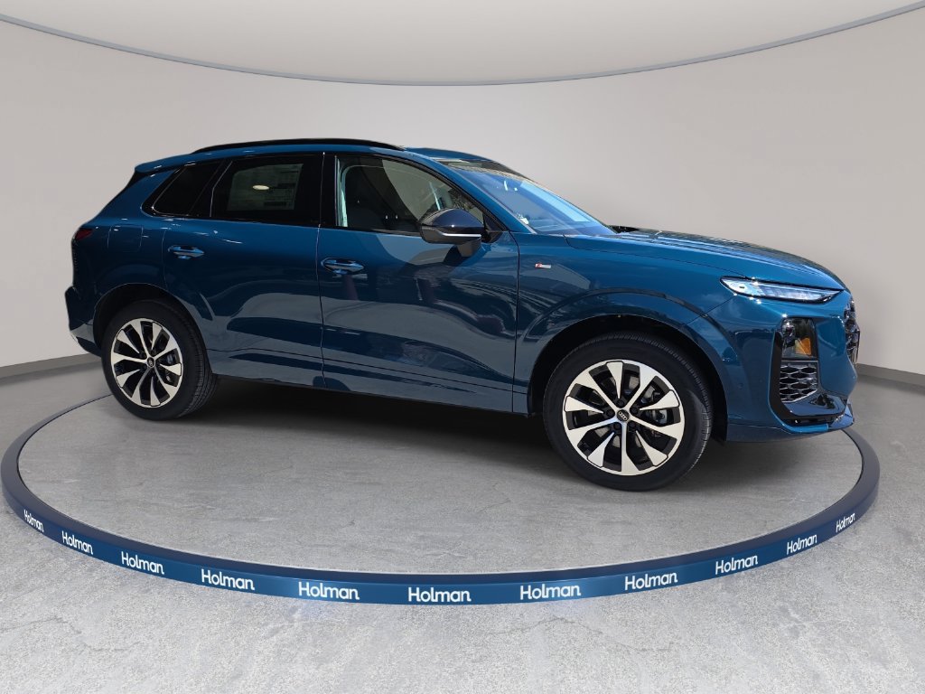 New 2026 Audi Q3 quattro 2.0T AWD/4WD image 4