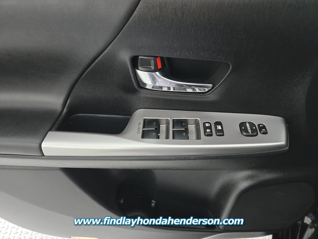 Used 2017 Toyota Prius V Four w/ Carpet Mat Package FWD image 23