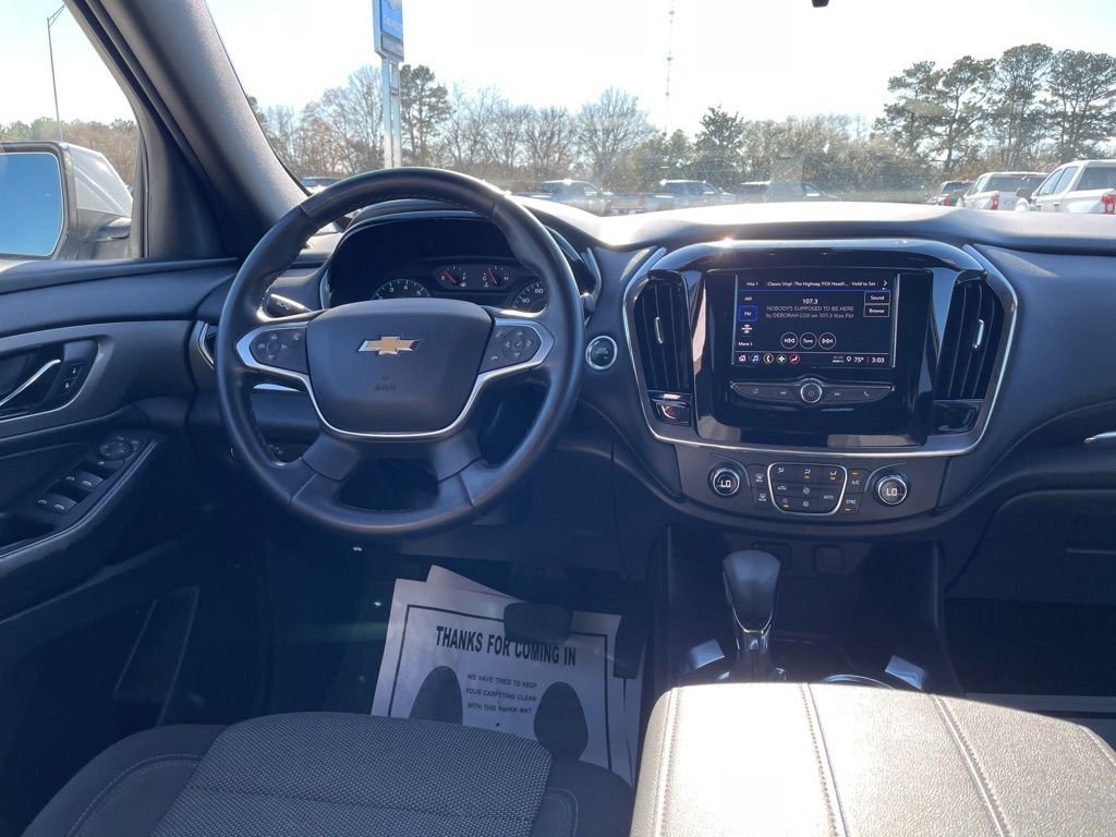 Used 2023 Chevrolet Traverse LT image 25